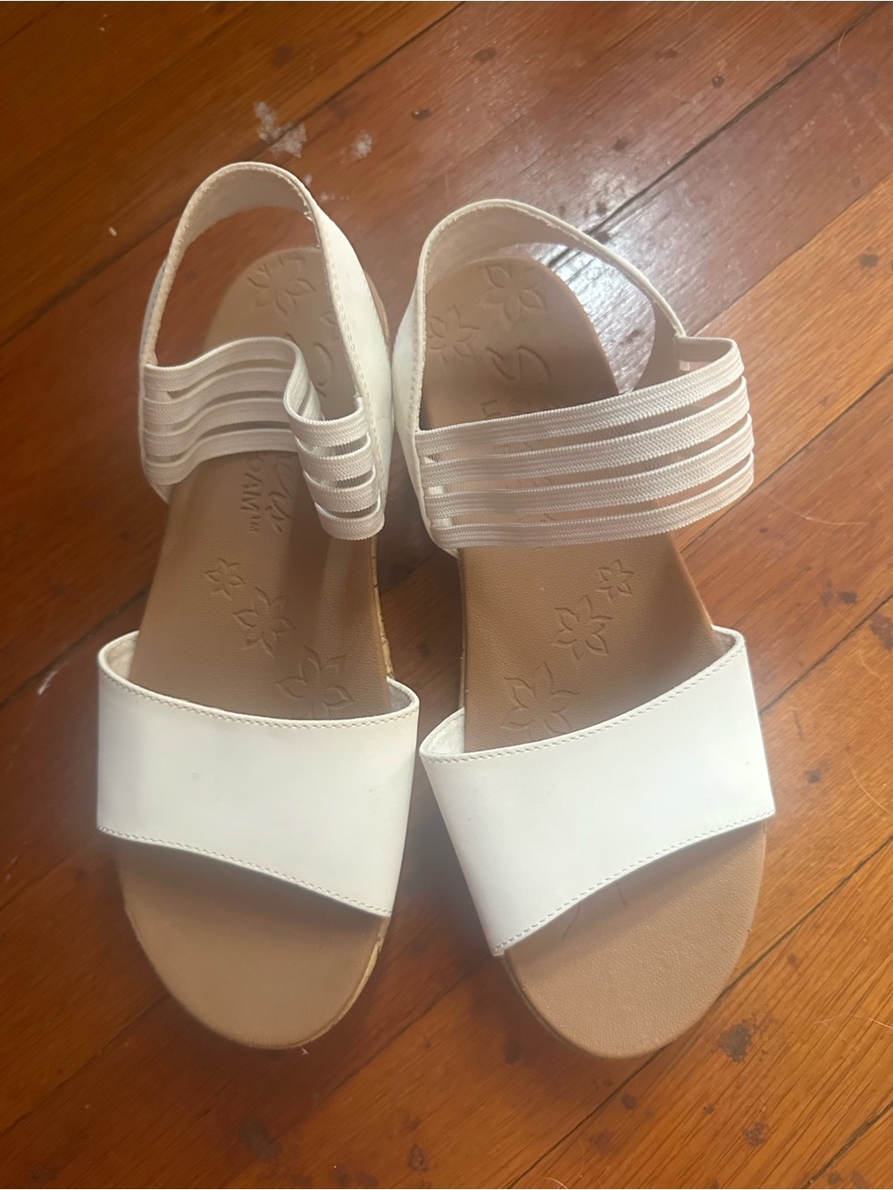 Skechers Women's White Elastic Strap Wedge Sandals size 7.5